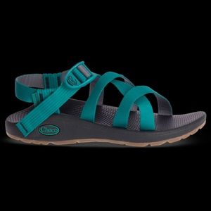 Chaco women’s size 8 banded Z cloud sandals